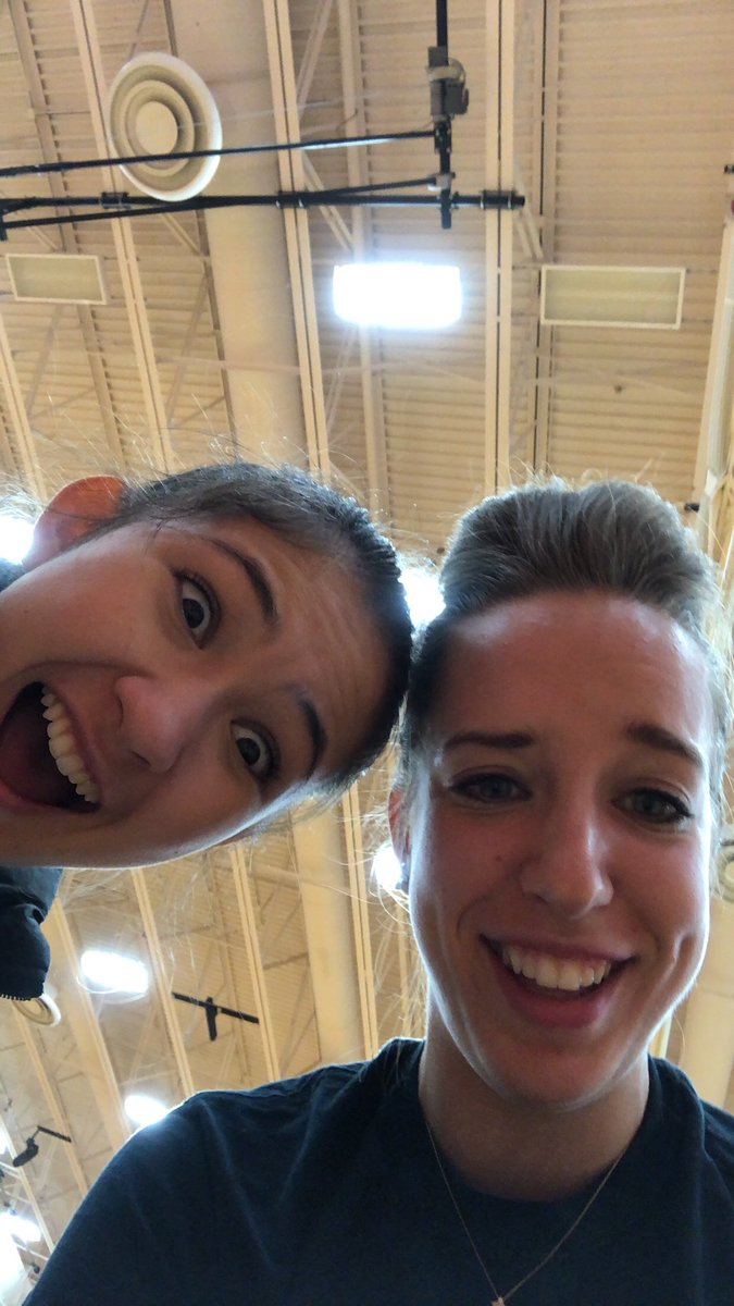 jordynmccaslin's tweet photo. Happy 18th to my queenie!!! I love you with my whole heart and I hope your day was nothing but amazing!!! Catch me visiting you in AA next year :) 💙💛 https://t.co/xll09jjU0q