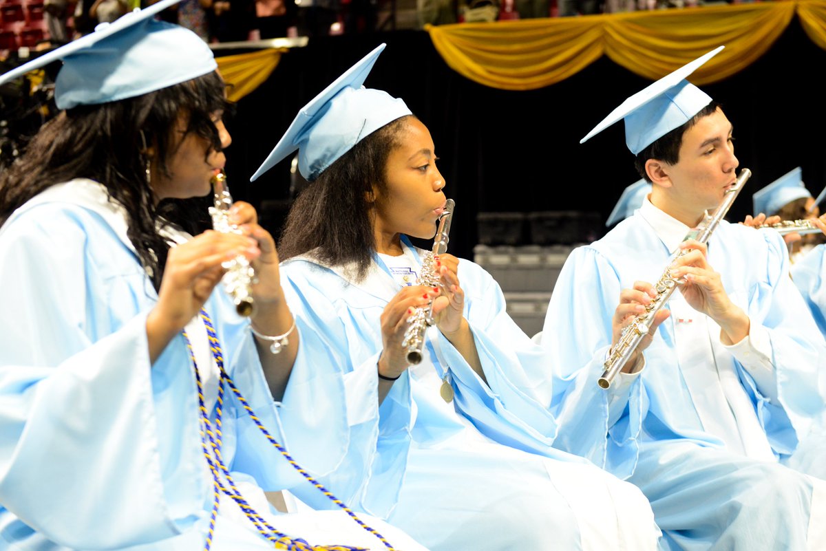 pgcps's tweet photo. Congratulations, Eleanor Roosevelt High School class of 2018! #PGCPSGrads2K18 @RooseveltSGA @SummitErhs @ERHS2K18 https://t.co/qcUAQPGjFK
