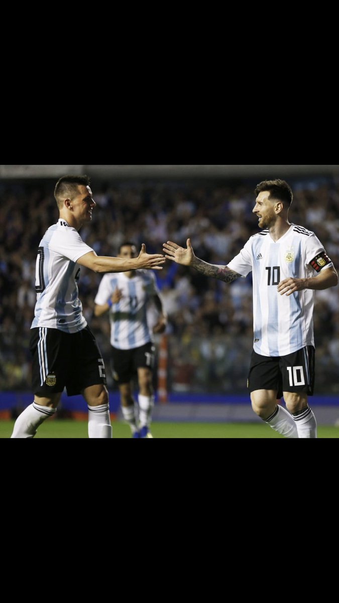 LoCelsoGiovani's tweet photo. Unidos por la misma ilusión .  Vamos Argentina 🇦🇷 https://t.co/6FojlgsEzP
