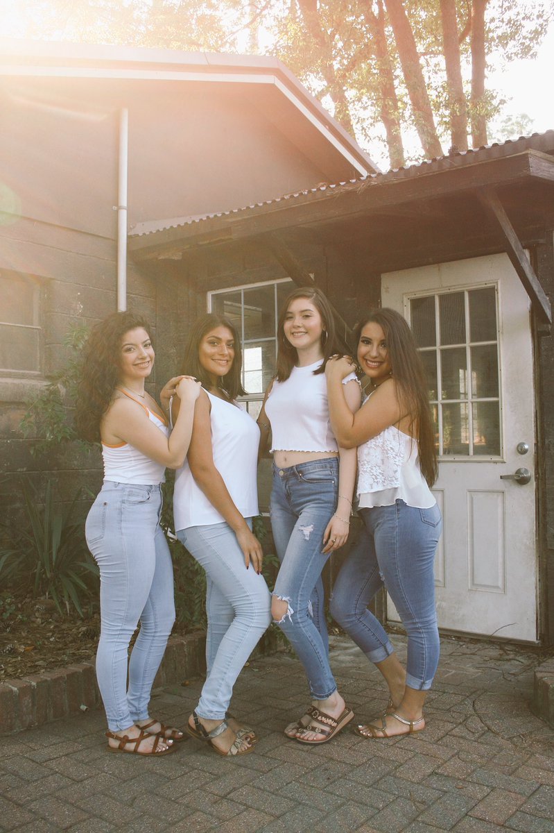 jaznavarroa's tweet photo. #UT22 #TAMU22 #UTSA22 #UST22 https://t.co/TmYBRx3wb5