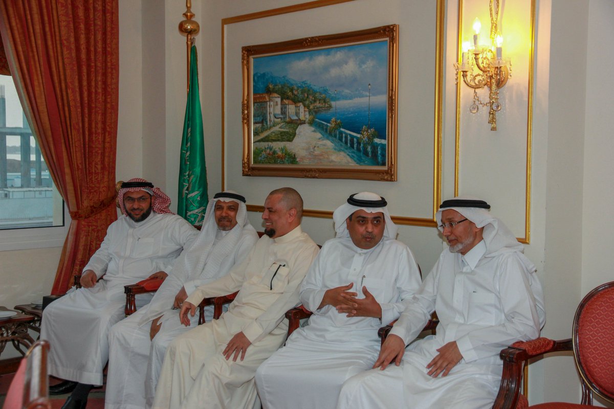 HamadAlShegifi's tweet photo. سَعُدت إدارة المختبرات بالمستشفى الجامعي بتشريف مدير المستشفى الدكتور عمرو الحبشي و مدير إدارة المستشفى الأستاذ خالد الصيعري ومدير الجودة الأستاذ حسام الباز حفل الإفطار الرمضاني لهذا العام 1439هـــ 
@KauHospital https://t.co/jRYq45Kb6q