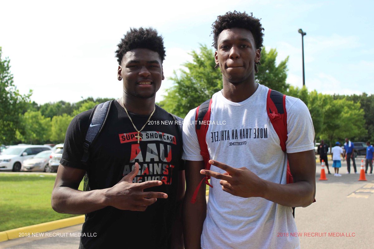 NewRecruitMedia's tweet photo. #Stuntgame on #evilkanevil 🤩🎥🔥🔥🔥 #session4 #Hampton #Va
S/O to my young BIG homies @Dreamville_33 and @BigTicket_JW ⭐️⭐️⭐️⭐️⭐️ #5Stargang
#Classic @usabasketball
@cityrocksbasketball @kevshepp
#WeoutHere🙏🏾💪🏾❤️💯 https://t.co/lvU7elJHxr