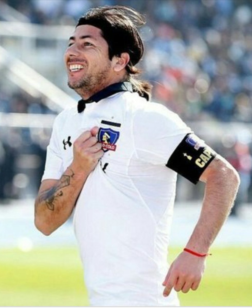 Por un semestre malo NO TE VAS NI CAGANDO!!! EL AÑO PASADO fuiste el mejor. Nos diste la 32 metiendo ese penal. Llegaste por amor al club y nos diste la 30 siendo figura. En los clásicos la rompiste. <a href="/PajaritoValdes/">Jaime Valdes Z.</a> tranquilo papá que el pueblo albo sabe que tení cuerda aún. ✔😍