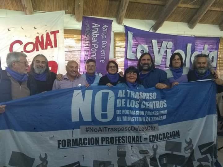 NoalTraspaso's tweet photo. @RobiBaradel
@SUTEBAProvincia 
 Los Docentes de los centros deformacionProfesional les pedimos puedan difundir y sumarse a la lucha #NoAlTraspasodeLosCFP . https://t.co/2GFFQ0Qp0u