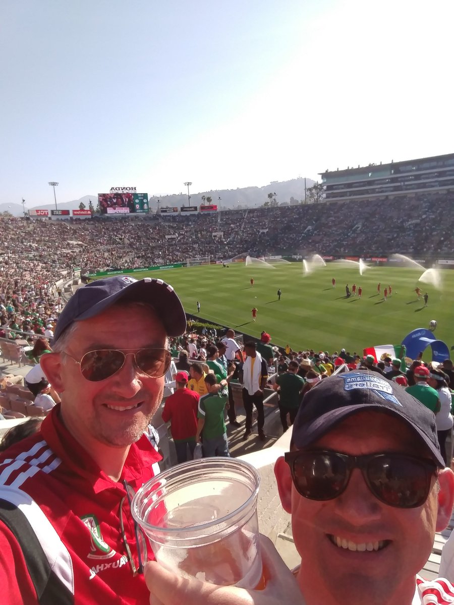 CaerwynWJ's tweet photo. Holl ffordd i @rosebowlgame gyfer 0-0 #WalesAway #MEXWAL but ID'd for alcohol #wins https://t.co/UVvD0rpWHL