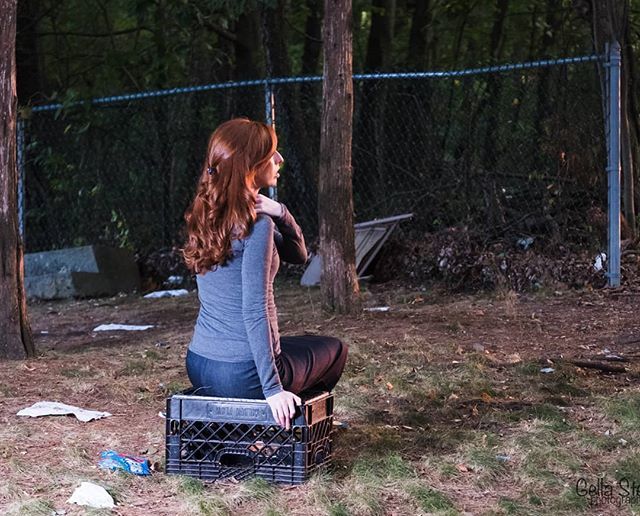 myframeofref's tweet photo. The juxtaposition of beauty and trash is frustrating and senseless, why?  #pickupyourtrashpeople #fieldofgarbage #gingerbeauty #haironfire #goldenhourphotography #52framesphotographer https://t.co/Bn6QBK9kRG https://t.co/BppaMKTBtU