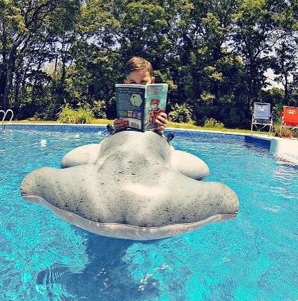 Parents: Keep your kids reading all summer long! Visit bit.ly/2Ik2Bnp for free resources, videos, and more #summerreading inspiration!