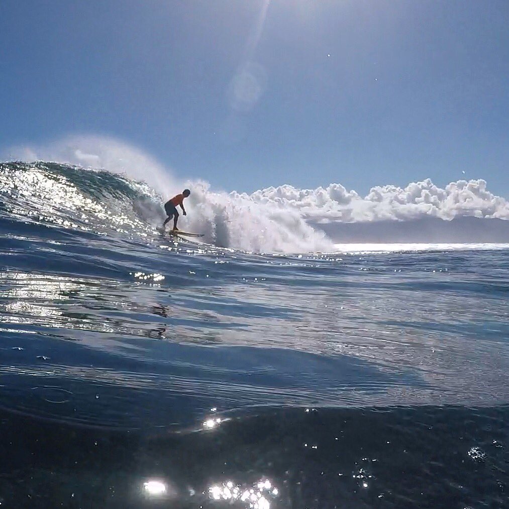 GregTixier987's tweet photo. So much respect for the not so young guys who keep charging 👏☝🏻🤙🏼🇵🇫🏄🏻‍♂️ @OfficialMauiJim @RESTUBEofficial @xmsurfmore #surfing #wave #reef #swell https://t.co/Ty51vPARlH