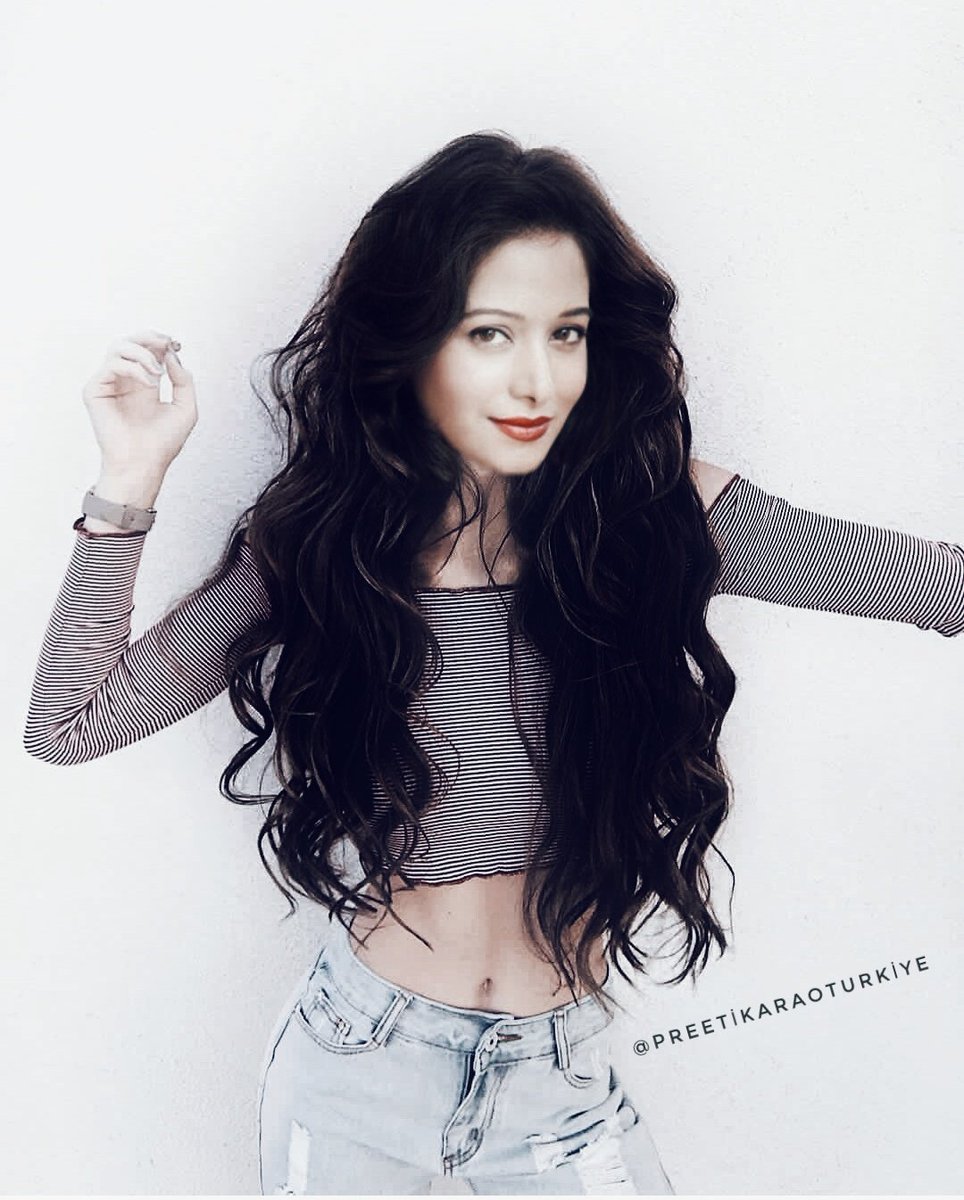 Preetikaraotur1's tweet photo. My cute babyy 😻😻😻😻 @preetikatweets #zayaa #PreetikaRao #harshika https://t.co/FffEuKAWhH