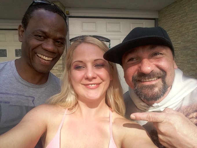 My last shoot with my friends Carlos and Leslie Taylor.comming soon outdoor shoot.😀😀😀😀 https://t.co/