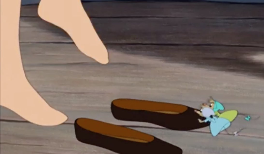 annie (@annie_wait_stop) on Twitter photo The real reason Cinderella’s shoes only fit her, was because she didn’t have toes The real reason Cinderella’s shoes only fit her, was because she didn’t have toes