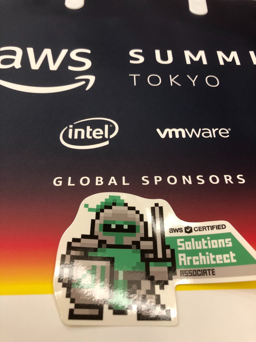 kor_miya's tweet photo. 次、セッション入れてないので、認定者ラウンジに来てみました♪ちょっと休んだら展示見に行く٩( 'ω' )و #AWSSummit https://t.co/hEY42zuHQS