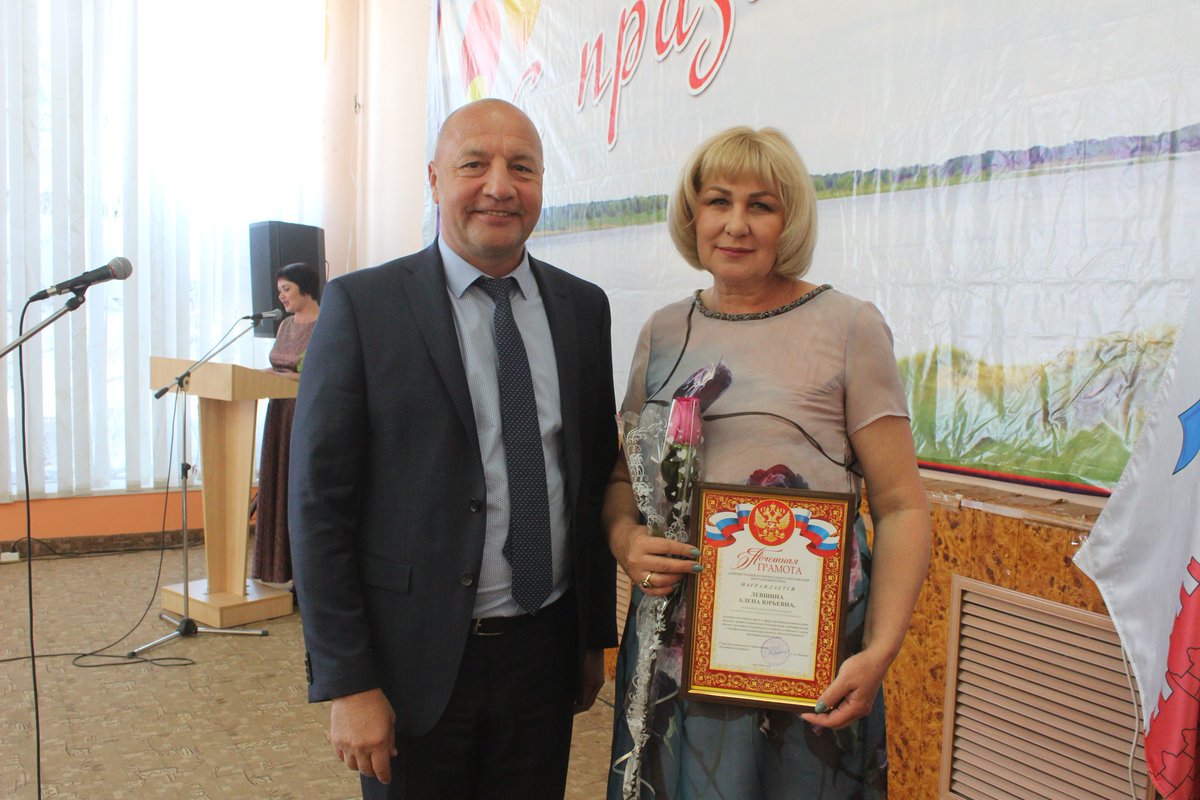 levshin_glava's tweet photo. Торжественный прием Главы района в честь Дня российского предпринимательства собрал вчера представителей малого и среднего бизнеса Енотаевского района. https://t.co/Jz9gIjAnus