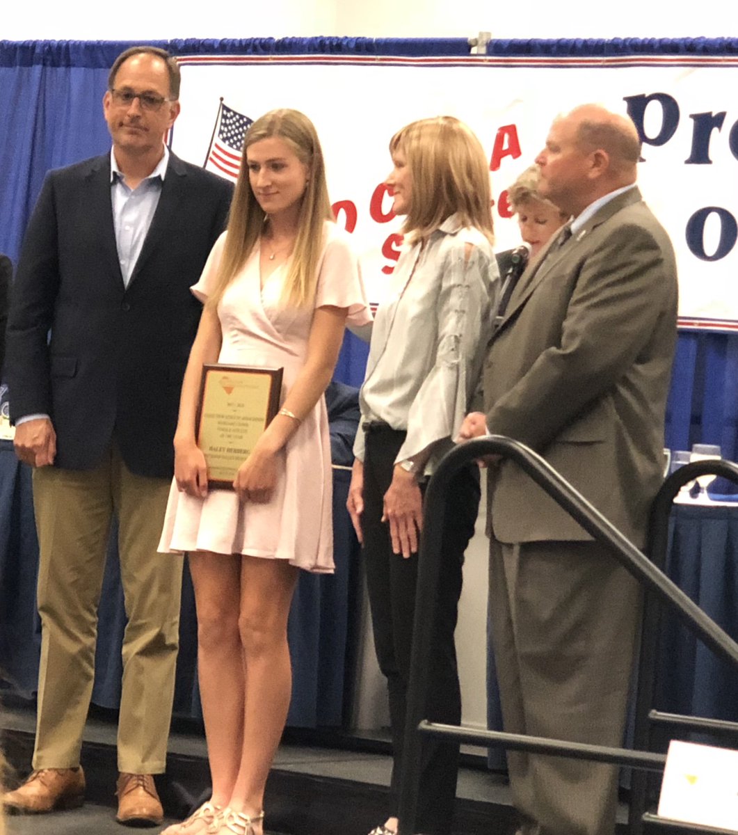CapoValleyHS's tweet photo. Congratulations to Haley Herberg for being recognized as the CVAA Female Athlete of the Year. A well deserved honor for an incredible student athlete. #WeAreCV #CVAA #ocada https://t.co/OX4E9cV02X