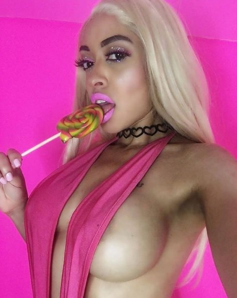 2 pic. GNG Studios is proud to welcome our newest performer >@Nickythehartat1< See her live at  https://t