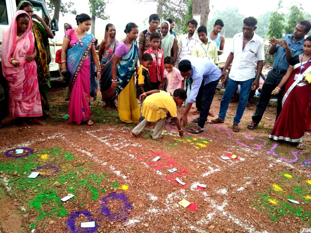 dwsmbpd's tweet photo. #ZSBP #SwachhBharat 2nd Day of CLTS Training during 28.5.2018-1.6.2018- Triggering to the villagers by using CLTS tools at Baidpur village of  Nodhna GP under Kuliana Block, Dist. Mayurbhanj @PRDeptOdisha @paramiyer_ @VRadhaIAS @roopamishra77 @sbmodisha @odisha_zsbp @vineetias https://t.co/dPUZABnmp2