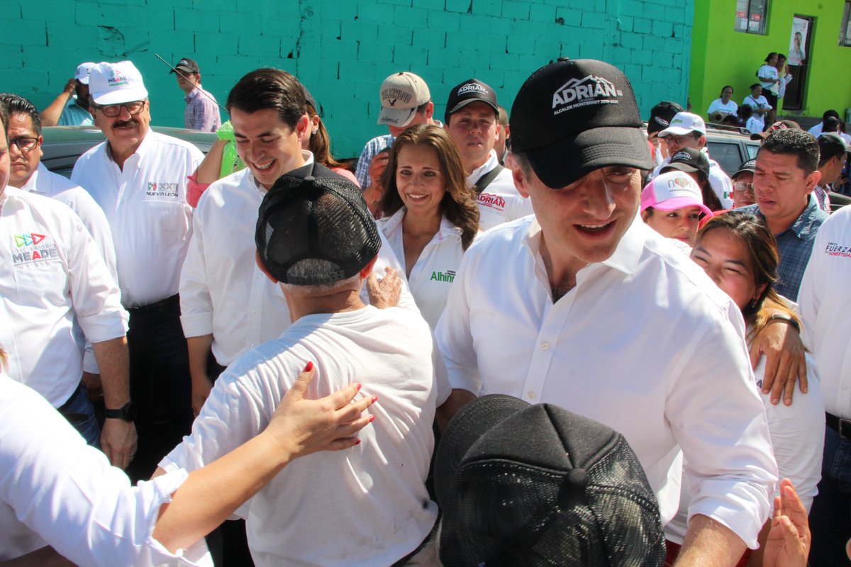 AlhinnaVargas's tweet photo. Recibimos con gran entusiasmo a nuestra Secretaria General del CEN Claudia Ruiz Massieu, en la que de forma cercana a la gente todos los candidatos por Monterrey encabezados por Adrián de la Garza #TransformandoMonterrey. https://t.co/OU8yLD7jLp
