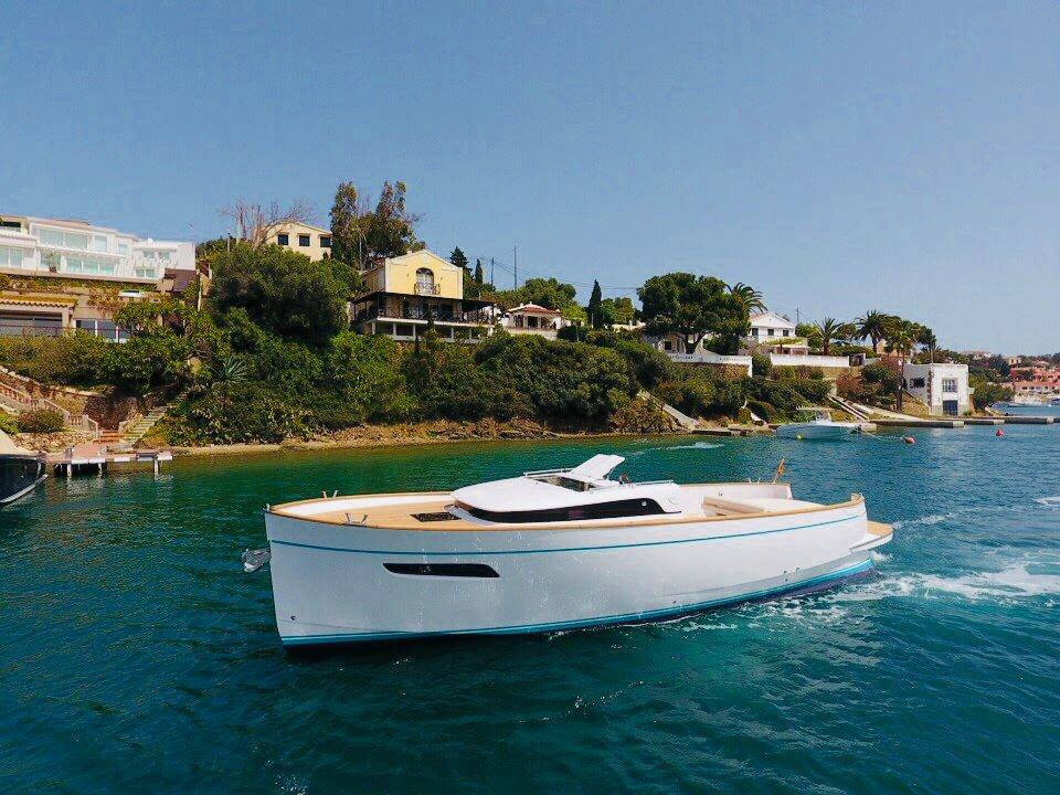 The magic of Apreamare's #Gozzo can't be imitated. But you can have it in several versions 😏🌊
