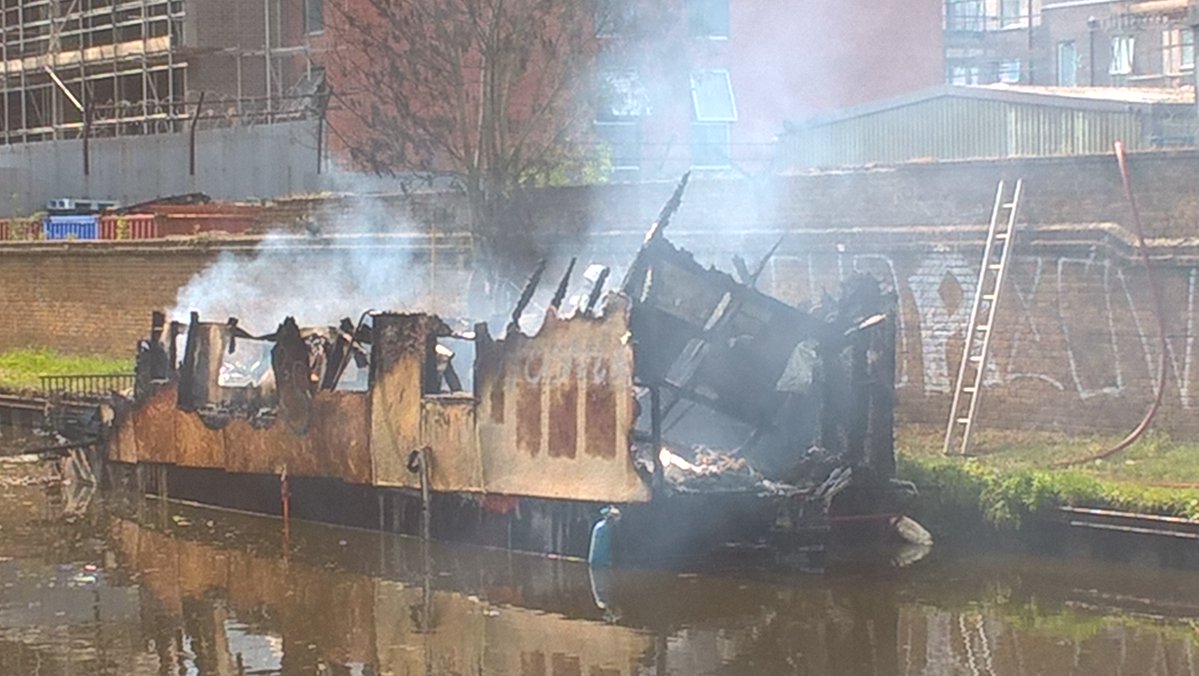 Boat owners urged to ensure they have working smoke and carbon monoxide alarms as fires on houseboats in London reach eight year high #BoatFireSafetyWeek bit.ly/2IZ5TwA