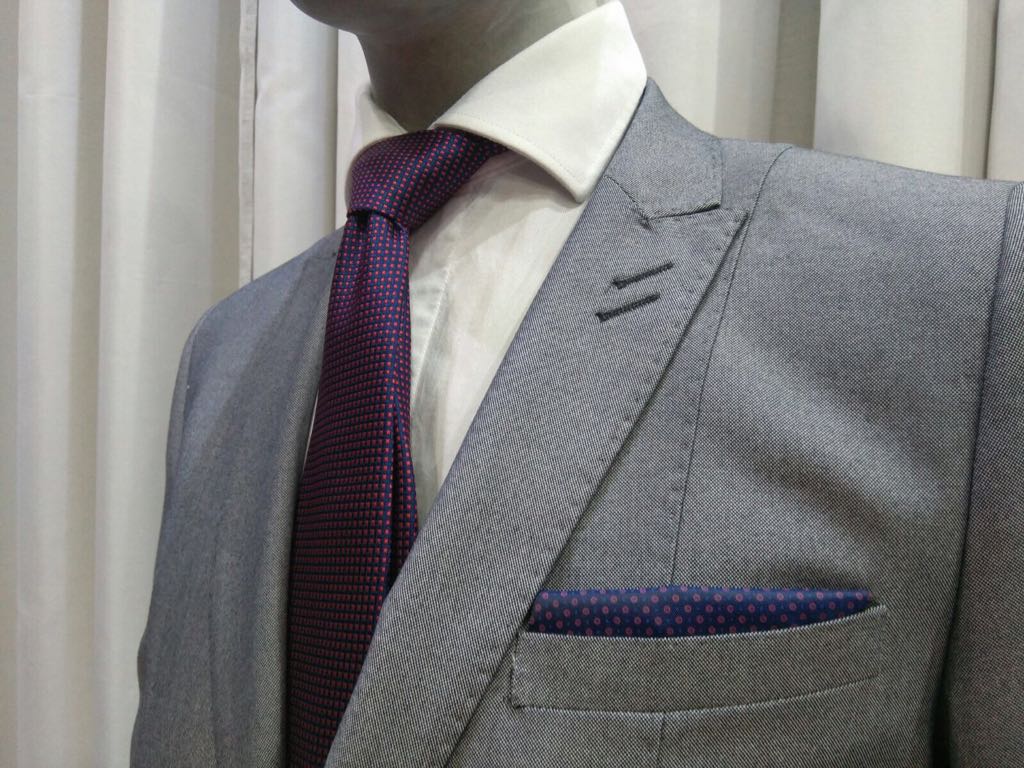 StoremenH's tweet image. Sabemos que lo estabais esperando....Llega EL SUPERJUEVES.....Este #Jueves os traemos una oferta de ......

TRAJE, CAMISA Y CORBATA por 125.00 €
Os esperamos en nuestras tiendas de @NassicaGetafe , @Madrid_Style y @SevillaFactory