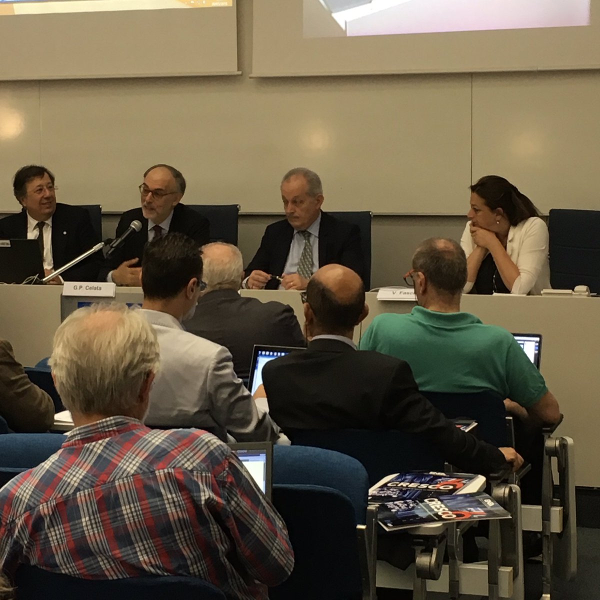 ENEAOfficial's tweet image. #cresco6 @gadpiero Gian Piero Celata direttore dipartimento tecnologie energetiche "abbiamo aumentato di 7 volte la potenza del supercalcolatore Enea. Il 60% lavora per aumentare efficienza  energia green" con @Eniday @Cineca1969 @Avio_Group @regionecampania
