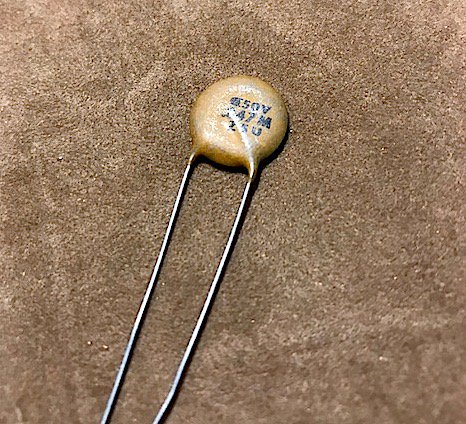 VaritaGuitar's tweet photo. 見えないところで働きます。男だね〜
コイツのおかげでどれだけの人が助けてもらっているのか。
音抜けがまるで違います。dilectron 標準装備です。
#dilectron https://t.co/hhY0vZ6vGn