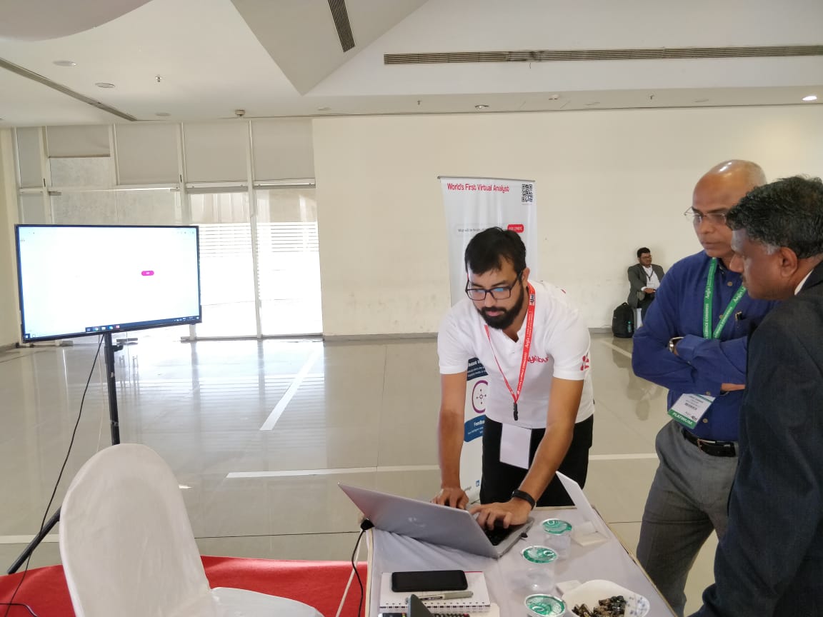 Lymbyc's tweet photo. #Leni #worldsfirstvirtualanalyst at work @dscongress Hi to the future of #analytics #ArtificialIntelligence #analytics2030 #DSC2018 https://t.co/Zo8Vw8ZUhp