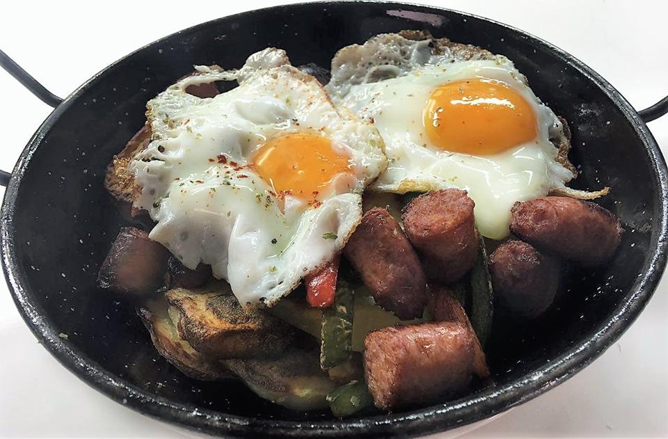grupo374's tweet photo. ¡Delicias que enamorarán a tu paladar! 😍😋 Visita las páginas de nuestros #Restaurantes y haz tu reserva. ¡Te están esperando! #Grupo374 #yummy #foodie @colmadorivera_ @MONVALENCIA_ @elochoymedio #ElCaféDelMar https://t.co/3WYRxYY8rc