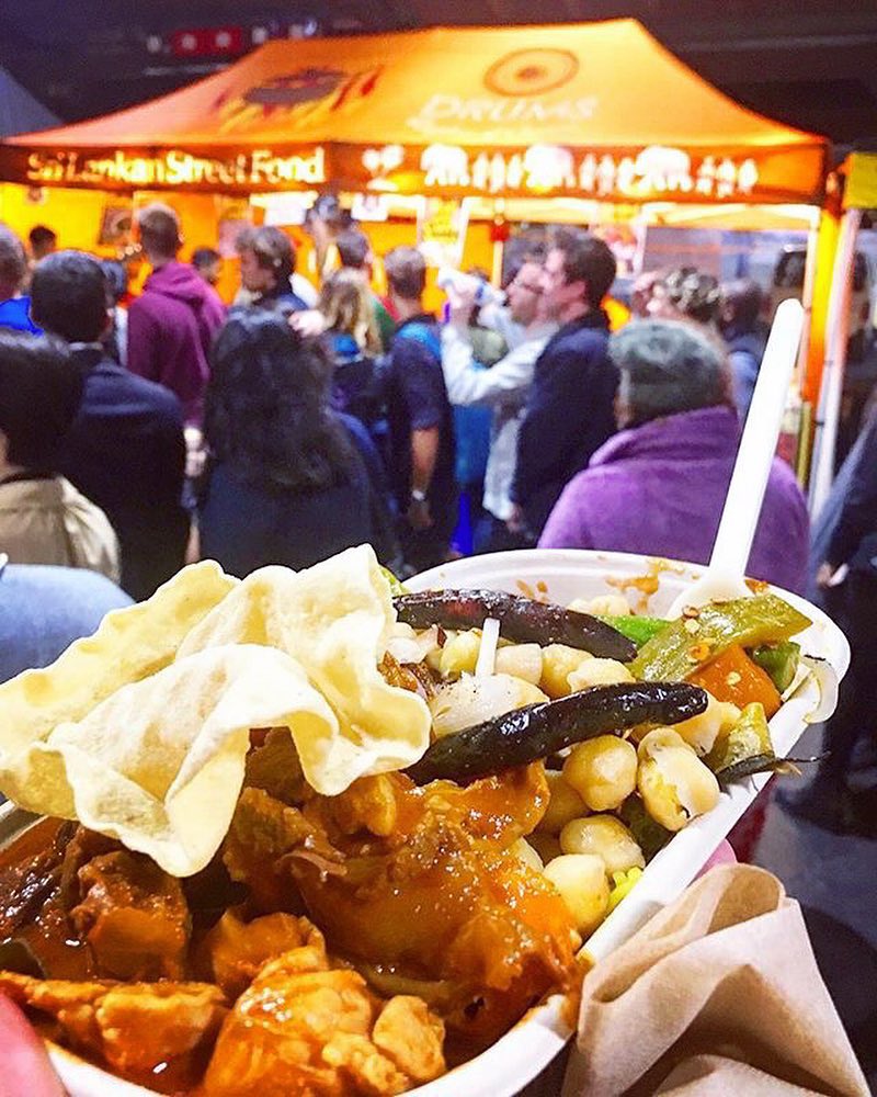 GoToMelbourne's tweet photo. Hangatkan tengah minggu di Winter Night Market dengan makanan lezat, minuman khas musim dingin dan live music. Jangan lupa belanja di toko-toko artisan dan specialty-nya, dari 6 Juni-29 Agustus. https://t.co/dtzfrOPLn2 Foto: Instagram The Night Market https://t.co/13eqQz9yDN