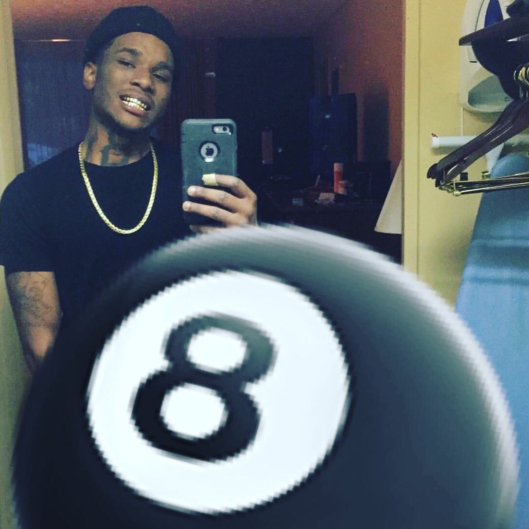 glockstarrr's tweet photo. 🎱 https://t.co/Hg9koPyoSi