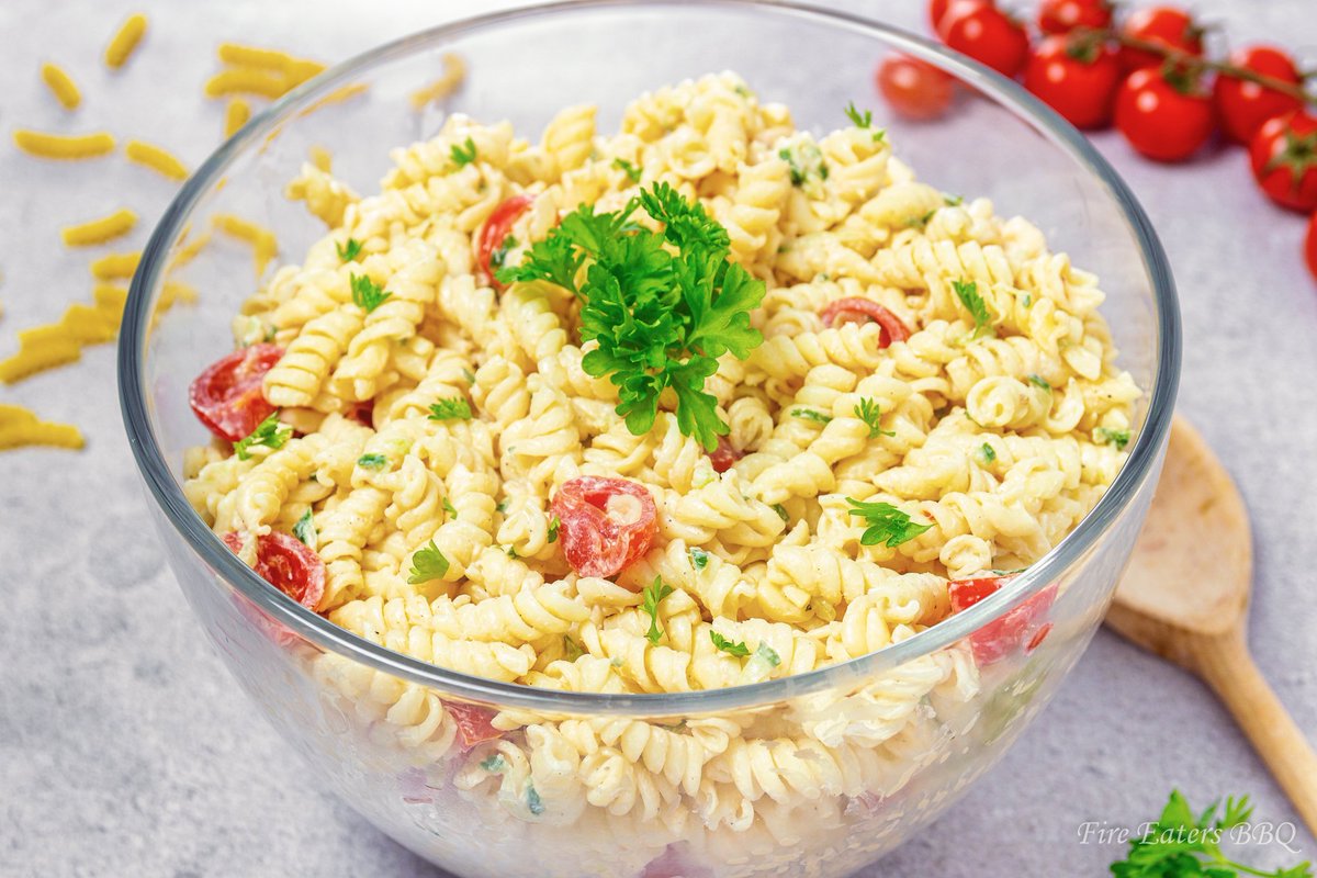 Suchst du nach einem Rezept für einen schnellen Nudelsalat, der nicht einfach nur aus Nudeln und Mayo besteht? Dann solltest du mal bei uns im Blog vorbeischauen. Dort stellen wir ein #Rezept für einen schnellen #Nudelsalat mit #Tzatziki vor.

fire-eaters-bbq.net/schneller-nude…