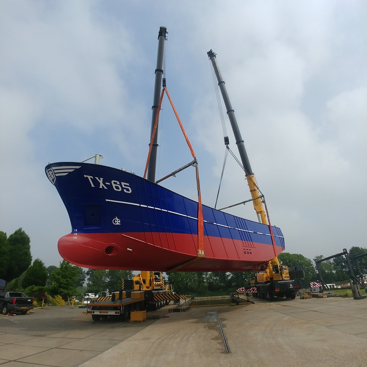 VCU_NL's tweet photo. Launching TX-65.  Completely built at Urk @VCU_NL for Texel owner mr. Erik Kalf. With all main subcontractors from Urk. @UrkMaritime https://t.co/6ZPegYlOnh