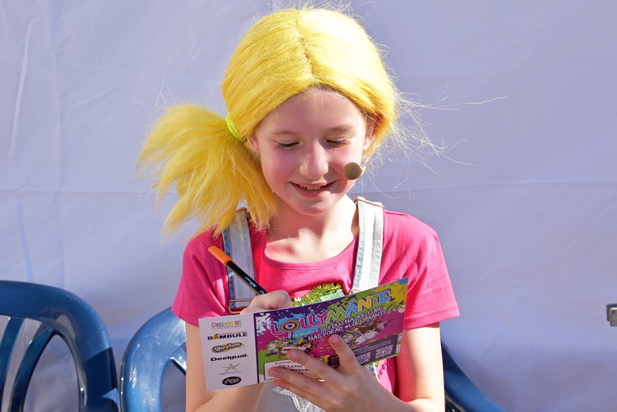 LollipopzCZ's tweet photo. @ZlinFilmFest #ZlinFest 💛💚💙💜 Vystoupení na Zlín Film Festivalu jsme si moc užily 😍 https://t.co/899LTyEi60