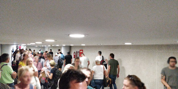 ASonnenbichler's tweet photo. #Ryanair #security in Palma de Mallorca airport #PMI flight #FR4150 to #Frankfurt: beyond the boarding gate, exiting and entering passengers meet! Who wants to fly back? No security control! Just wow! https://t.co/F6MPLrO62C