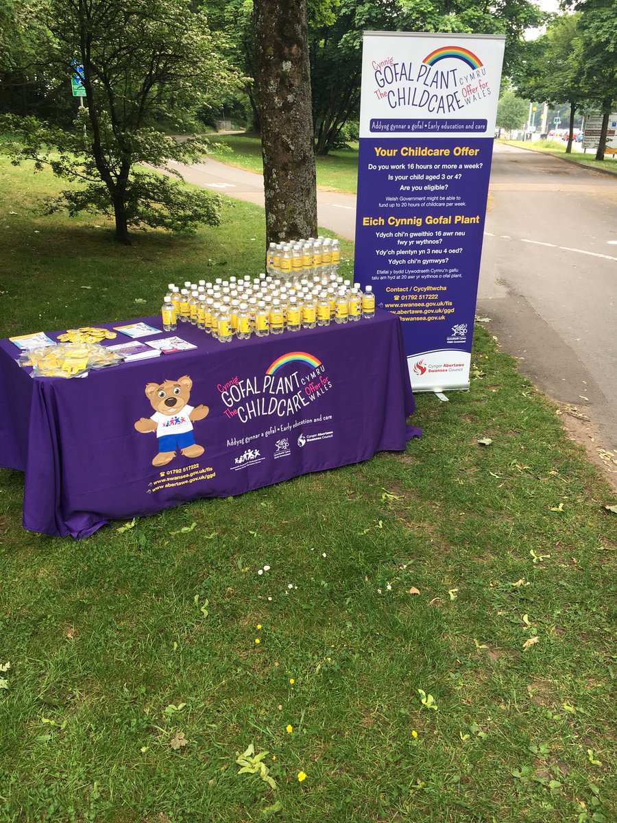 SwanseaFIS's tweet photo. @BestartSwansea #buggypush2018 30hr Childcare stand at halfway #waterstand #childcareoffer @kidscene1 @Familycentre3 https://t.co/WeWYTpYBYv