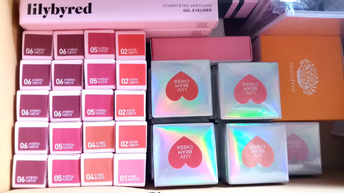 imm93shop's tweet photo. #พร้อมส่ง #lilybyred 🍓🍊🍒🍑
❤lilybyred bloody liar coating tint 270฿
No.1
💜lilybyred Mood liar velvet tint 270฿
No.2, 4, 5, 6
💚lilybyred Luv beam cheek 290฿
No.2, 3, 4 ,5, 6, 7, 8
🧡lilybyred Starry eyes am9 to pm9 gel eyeliner 220฿
No.5 

*ราคาที่ระบุไว้รวมค่าจัดส่ง���ล้ว https://t.co/Gp3slrpBog