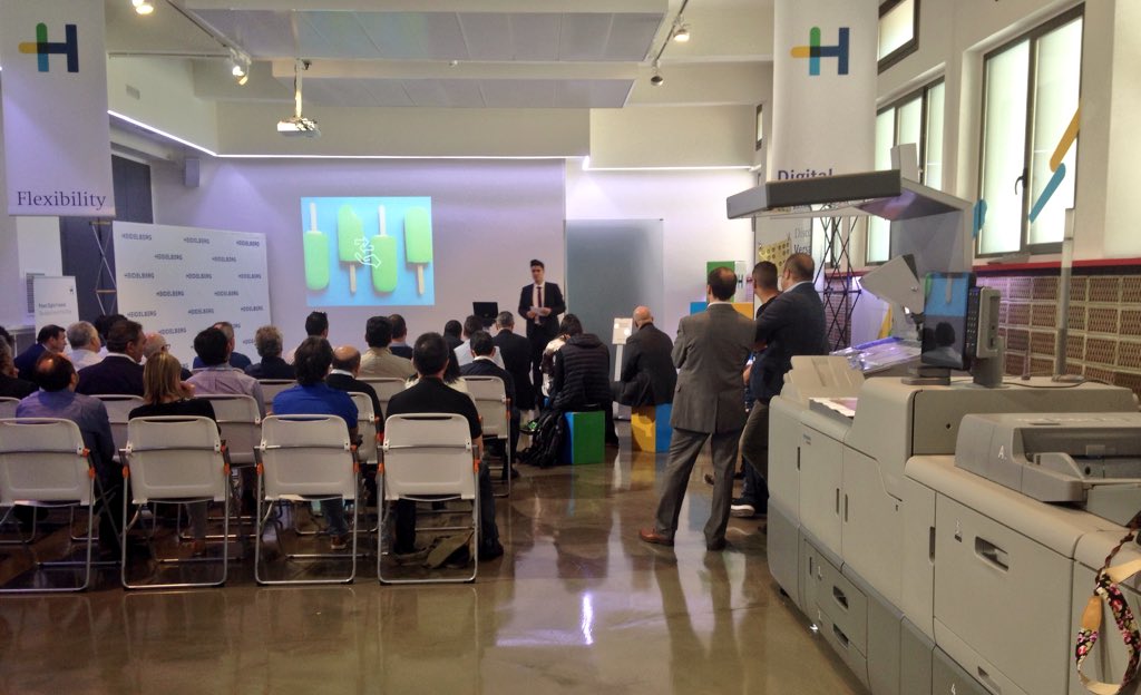alabrent_mag's tweet photo. Presentación de la nueva Versafire en las instalaciones de @HeidelbergSpain, flexibilidad que crea tendencia! https://t.co/felhnyfMi1