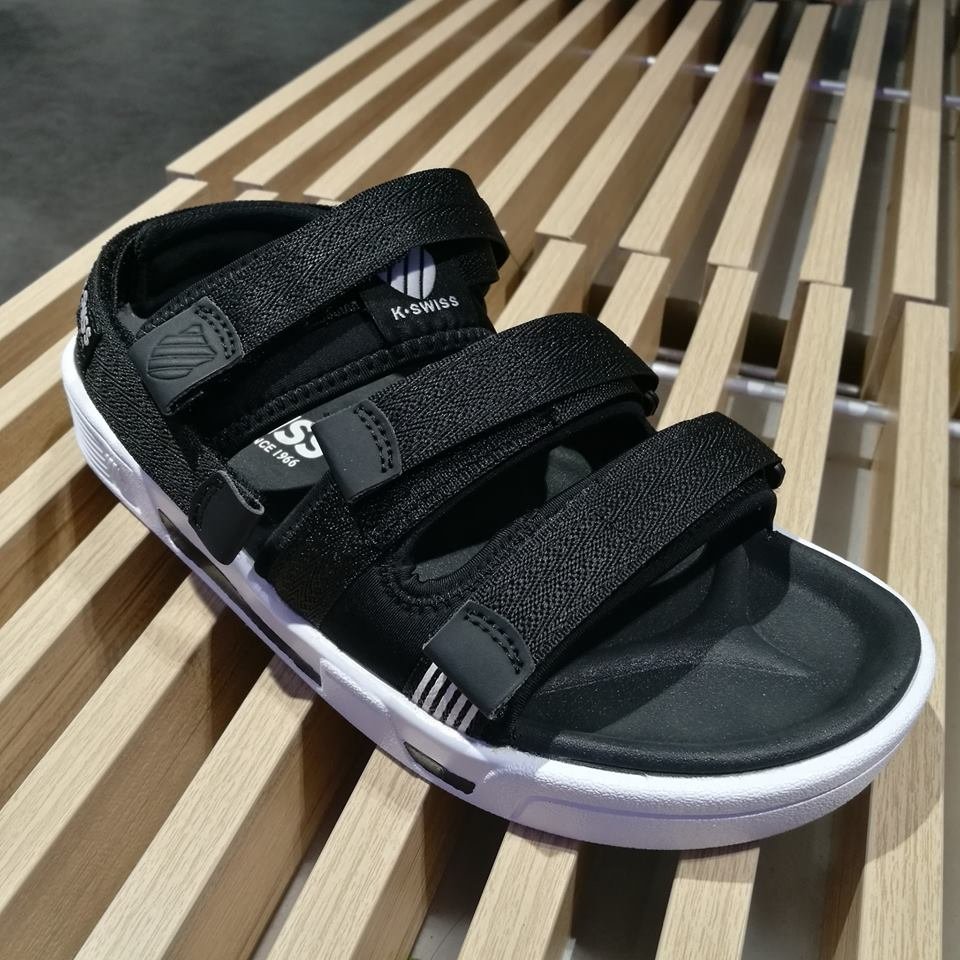 salehere1's tweet image. 💬 ใหม่ล่าสุด! รองเท้าแตะ K-Swiss รุ่น Trini Strap Sandal สามารถใส่ได้ทั้งผู้ชายและผู้หญิงนาจา รุ่นนี้มี 2 สีให้เลือก คือ สีดำ และสีชมพูจ้า แถมราคาเพียง 1,990 บาทเอ๊ง
📆 ตั้งแต่วันนี้เป็นต้นไป
📍 K-Swiss 
#Kswissthailand #Kswiss #Trinistrapsandal #Sale #Promotion #Salehere