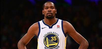 ParisRMC's tweet photo. Pas de podcast #NBA aujourd'hui avec les @ParisRMC mais rendez-vous dès demain pour parier sur le match 1 de la finale #GSWCLE avec @StephBrun41 ! @PMU_Sportif https://t.co/uOsccMlkoK