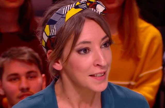 Madmoizelle's tweet photo. Menaces de mort, de viol, insultes violentes et atteinte à la vie privée... Le cyberharcèlement qu'a subi Nadia Daam en novembre dernier ne restera pas impuni. 
https://t.co/gwXjcK0J3p https://t.co/CRTIXszcPH
