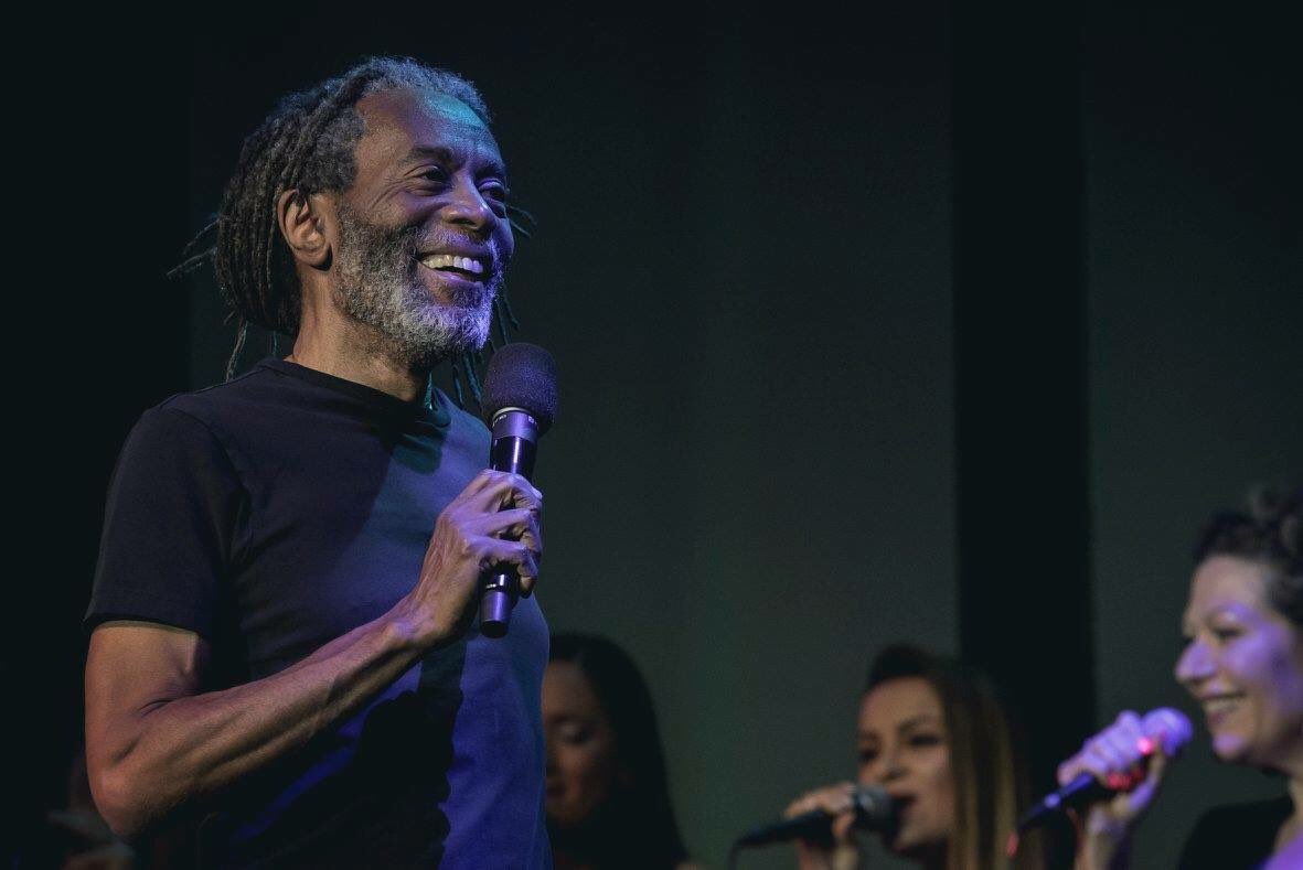 SkyLiveGroupPL's tweet photo. Wieczór 13 maja na zawsze pozostanie w naszej pamięci! Bobby McFerrin zabrał nas w cudowną mistyczną podróż 🎼😍🎶 Dziękujemy wspaniałej publiczności, która  w wypełnionej po brzegi Arenie Ursynów śpiewała zachęcana przez Mistrza
Zdjęcia: #KasiaStanczyk Photography https://t.co/GcvfFMgxy0