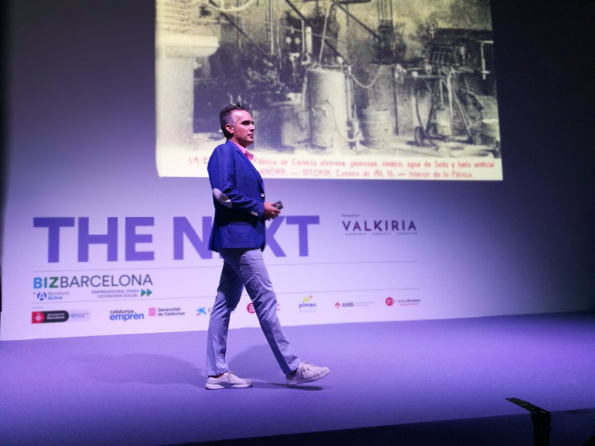 "Los #emprendedores tenemos ese punto de locura, para lo bueno y para lo malo". <a href="/enekoknorr/">Eneko Knorr</a> empieza su conferencia en #bizbarcelona18. <a href="/Valkiriahub/">Valkiria Hub Space</a>