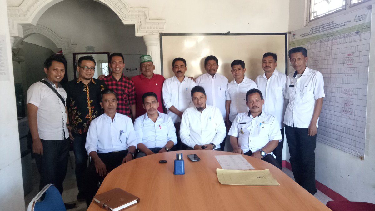 ZHasanuddi's tweet photo. Kunjungam Kepala Desa dari Kab. Polewali Mandar Ke Kantor KPW 5 P3MD/PID Sulbar #JelajahDesa2018 @jokowi @cakimiNOW @EkoSandjojo https://t.co/yyZeNQ6lJK