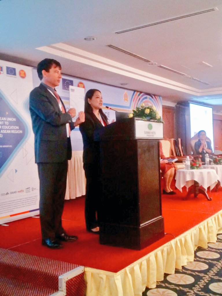 SHARE_ASEAN's tweet photo. Official launch of SHARE Credit Transfer Handbook. #SHAREprogramme #EUSHARE #EUASEAN #CreditTransferSystem #CTS #StudentMobility #WhatWorksConference #Cambodia https://t.co/cizUaDQWlO