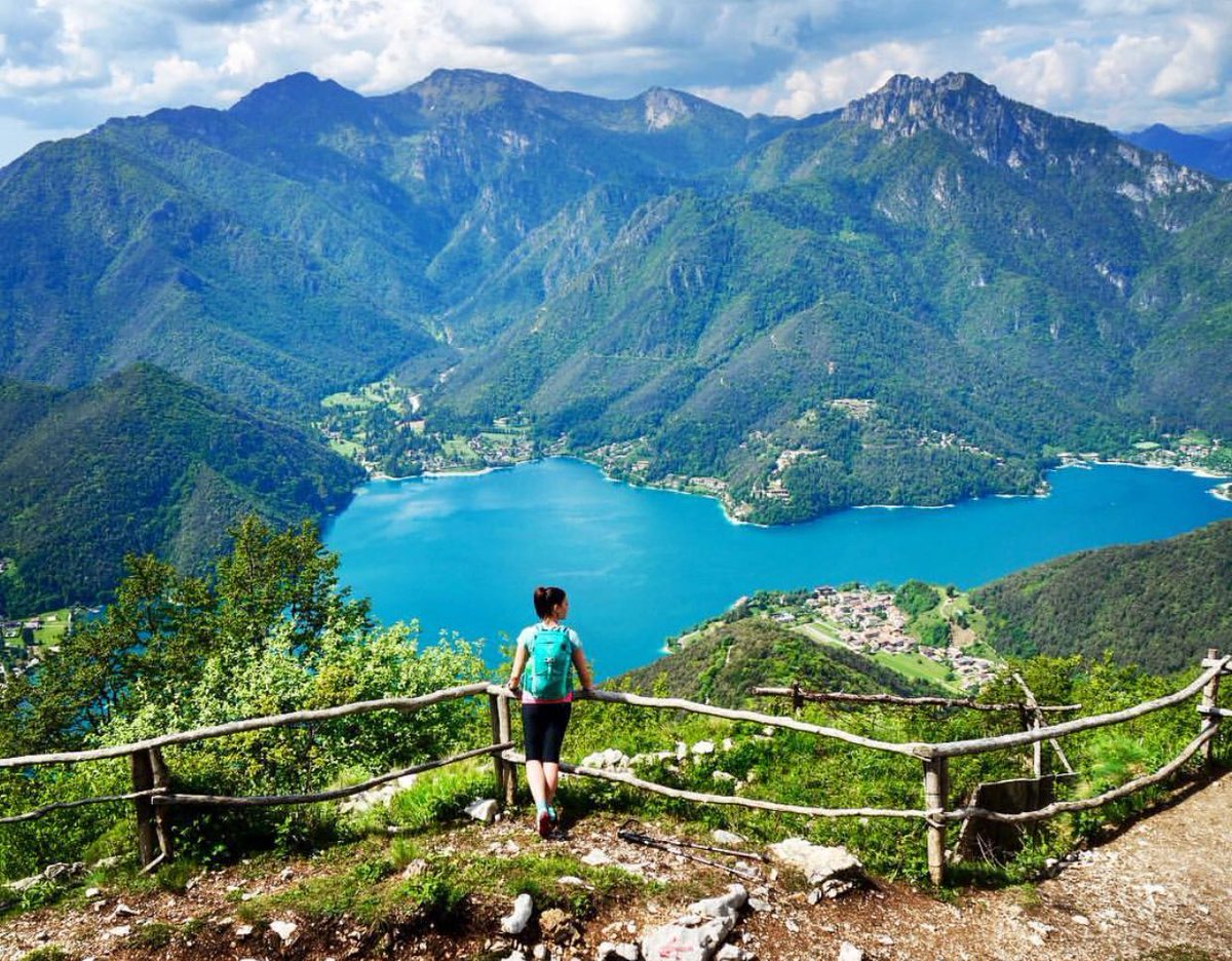 A una decina di km da Riva del Garda: imperdibile una passeggiata al Lago di #Ledro 💙

Buongiorno da #GardaOutdoors 

#guardailGarda
📷subuuu7 dal nostro profilo IG