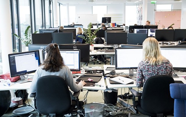 movetostockholm's tweet photo. As part of our @MoveToStockholm #TwitterTakeover we're posting some of @TheLocalSweden practical guide collections to help people who want to actually 'Move to Stockholm'.

Here's our #WorkinginSweden collection: incl where and what jobs are needed here https://t.co/fysIJF1Kq7 https://t.co/hFEmF2aEst