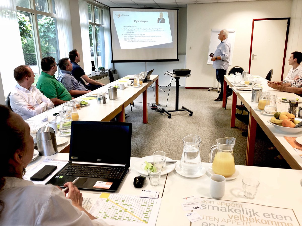 BIZNetwerk's tweet photo. 10 minuten presentatie @Flexadvieshuis Albert de Jager https://t.co/eOVQO2OJLs