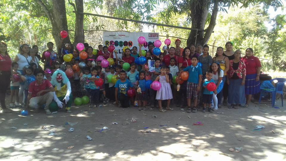 ConafeRuiz's tweet photo. CONAFE RUIZ en el marco del FESTEJO DIA DEL NIÑO, muy emotivo brindando sonrisas, un poco de alegría a los alumnos del CONAFE NAYARIT!!!!!
#MICROS_02_06_08
#SOMOS_FAMILIA!!!!!
#MEMORIAS https://t.co/elcMEz0NK5