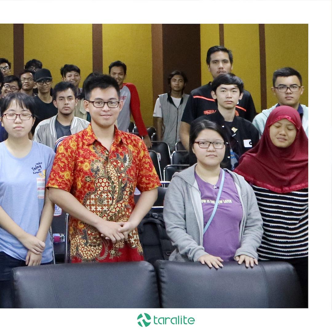 Taralite_id's tweet photo. Terima kasih kepada President University atas kerjasamanya! Semoga dengan pengalaman yang Taralite bagikan kepada Presunivers dapat berguna untuk karir mereka kedepannya! And yes, Taralite is hiring! Langsung aja ya cek jobs Taralite di Tech in Asia! https://t.co/OaQrxKtqih