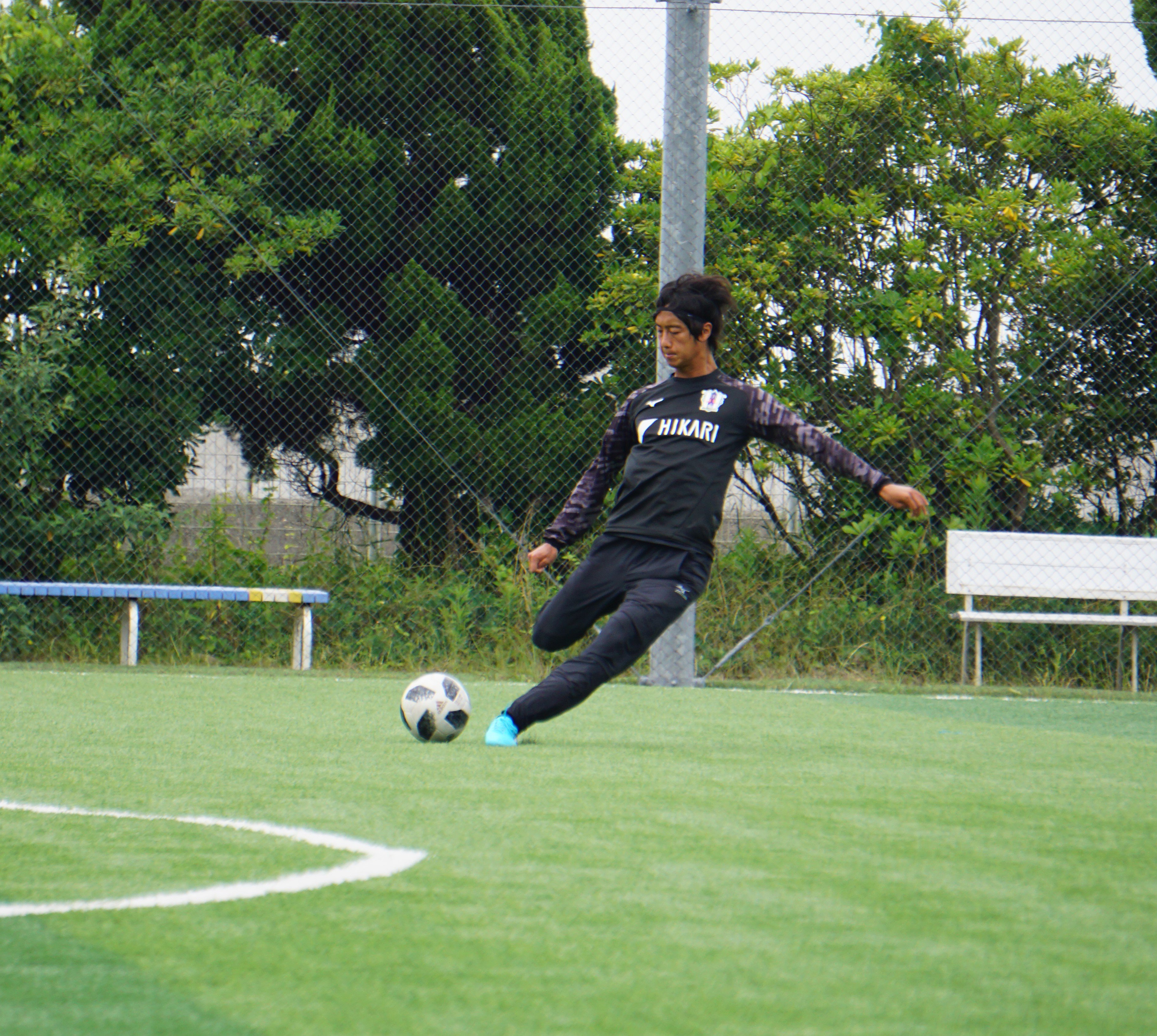 愛媛fc 愛媛fc練習風景 ロングパス 中距離 長距離のパスを出すときの蹴り方も人それぞれ 蹴る瞬間に注目してみました Ehimefc インフロント インステップ 山﨑浩介 野澤英之 西田剛 小池純輝 Soccer T Co Y7fnvuowlz Twitter